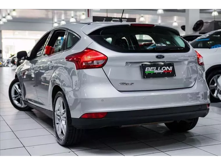 Ford Focus Prata 2