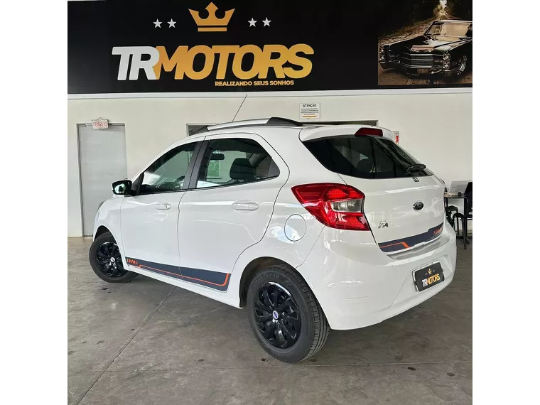 Ford KA Branco 3