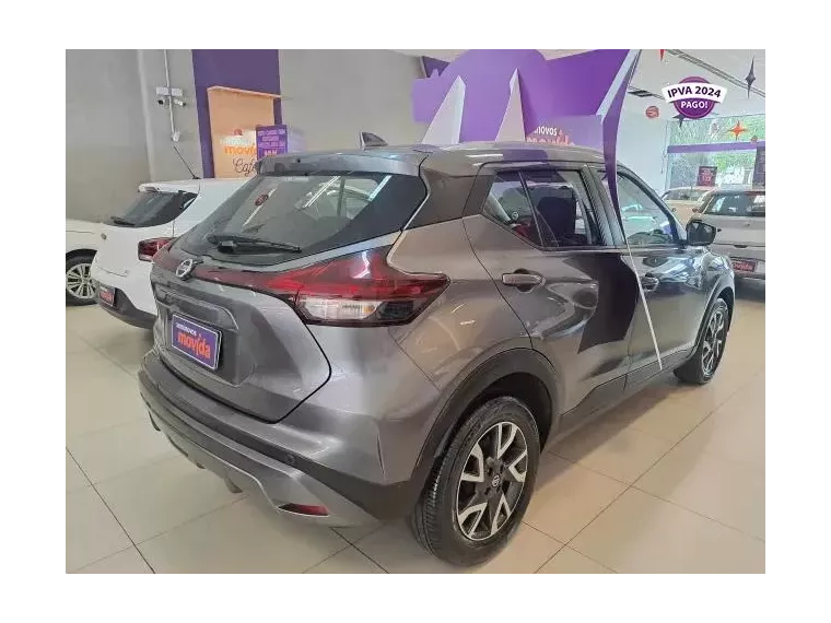 Nissan Kicks Cinza 2