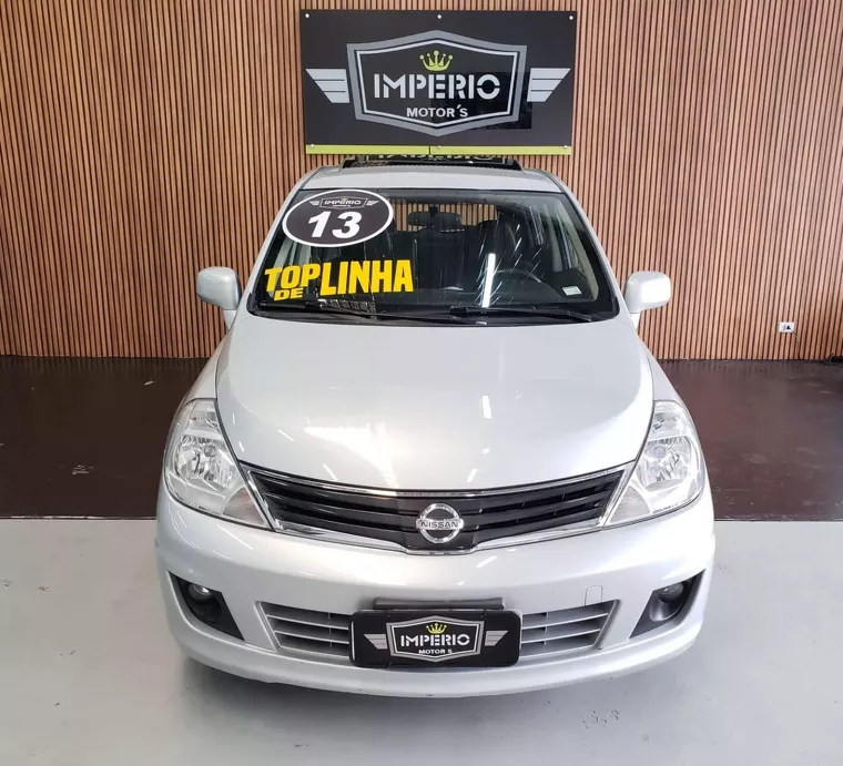 Nissan Tiida Prata 14