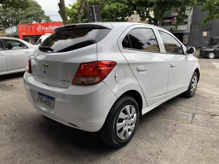 Chevrolet Onix Branco 5