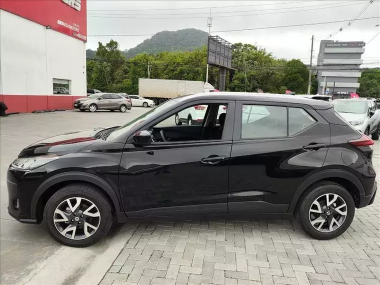 Nissan Kicks Preto 10