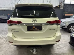 Toyota Hilux SW4