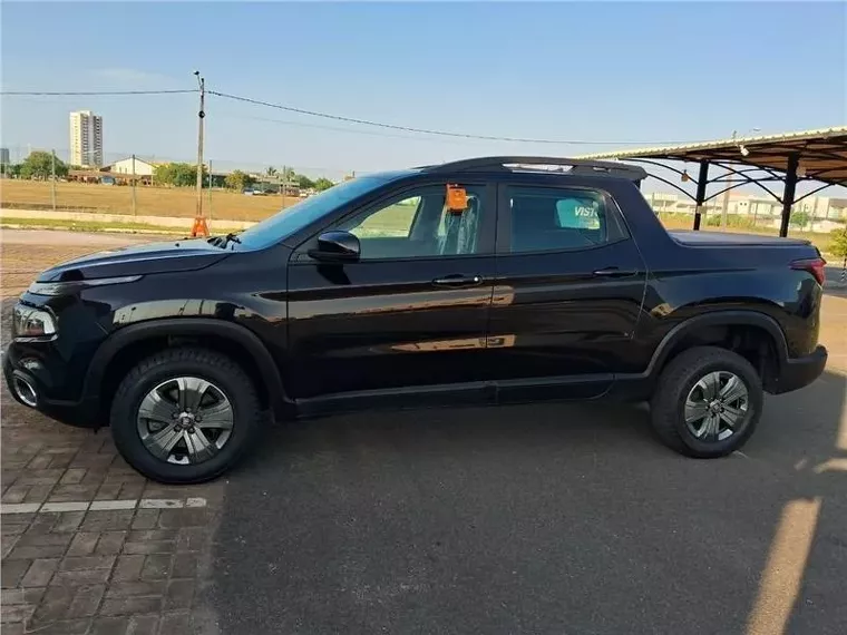 Fiat Toro Preto 1