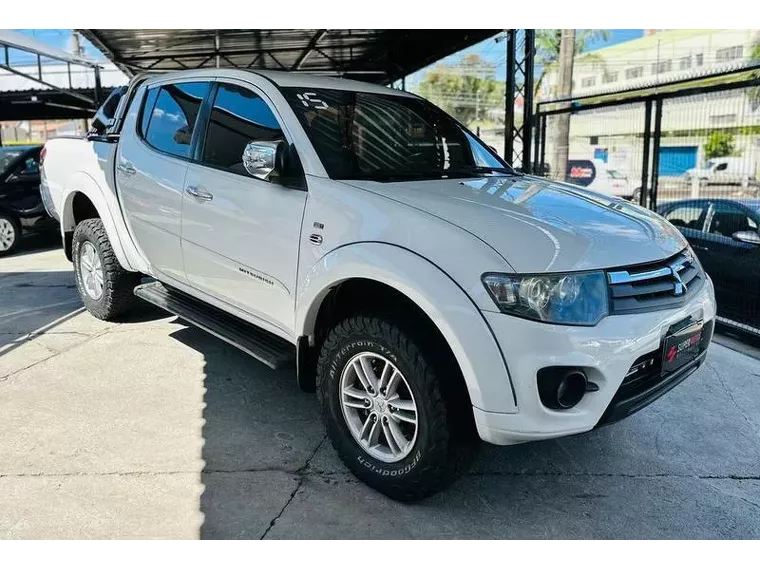 Mitsubishi L200 Triton Branco 2