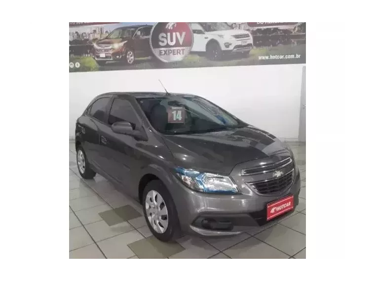 Chevrolet Onix Cinza 1