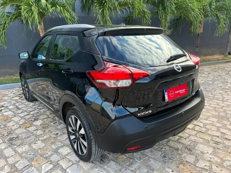 Nissan Kicks Preto 2