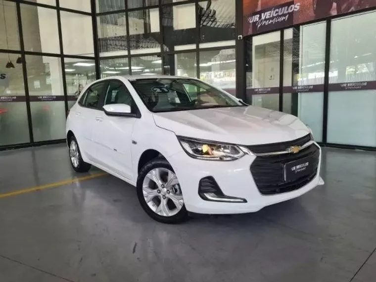 Chevrolet Onix Branco 13