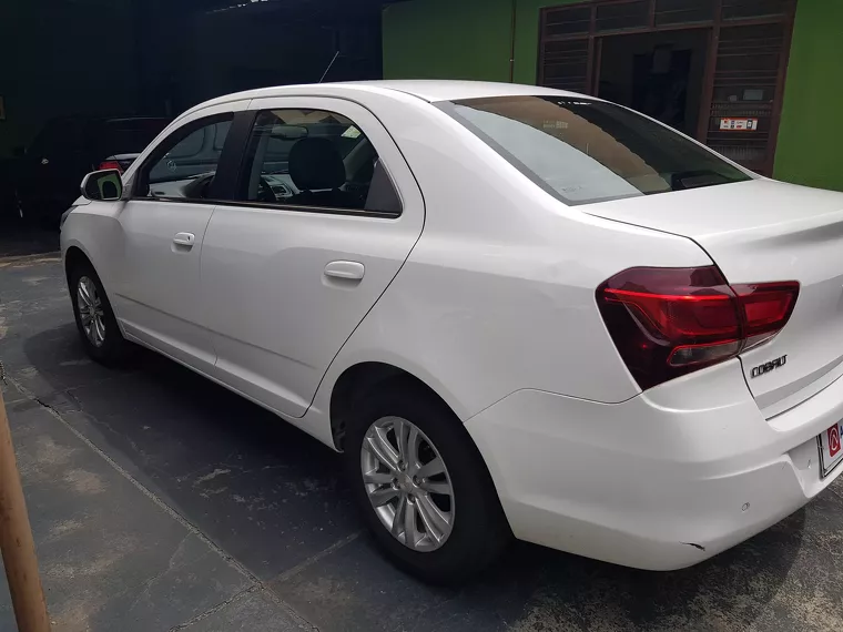 Chevrolet Cobalt Branco 4