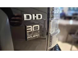 Mitsubishi Pajero Full
