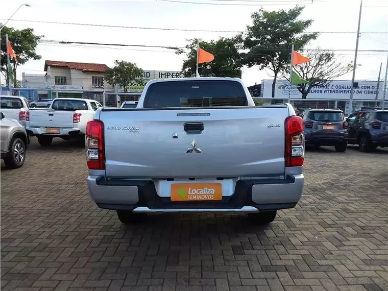 Mitsubishi L200 Triton Prata 5