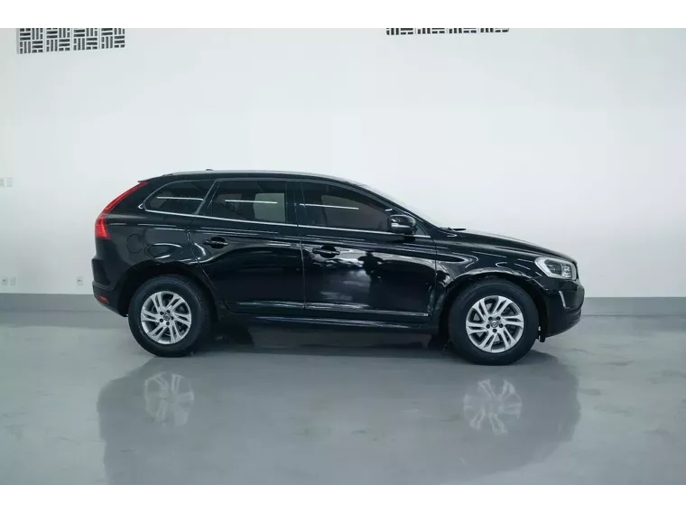 Volvo XC60 Preto 10