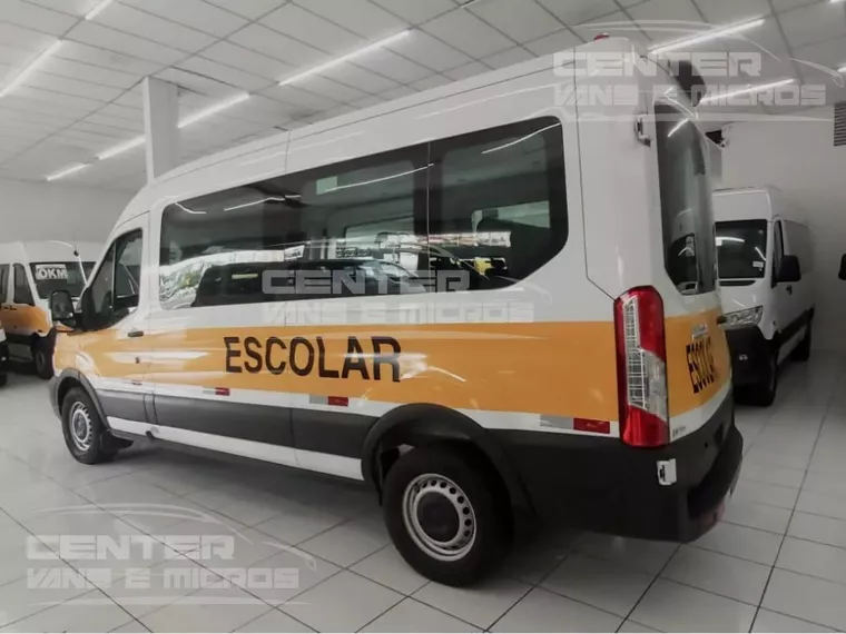 Ford Transit Branco 33