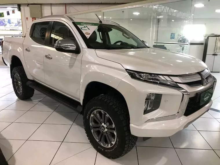 Mitsubishi L200 Triton Branco 2