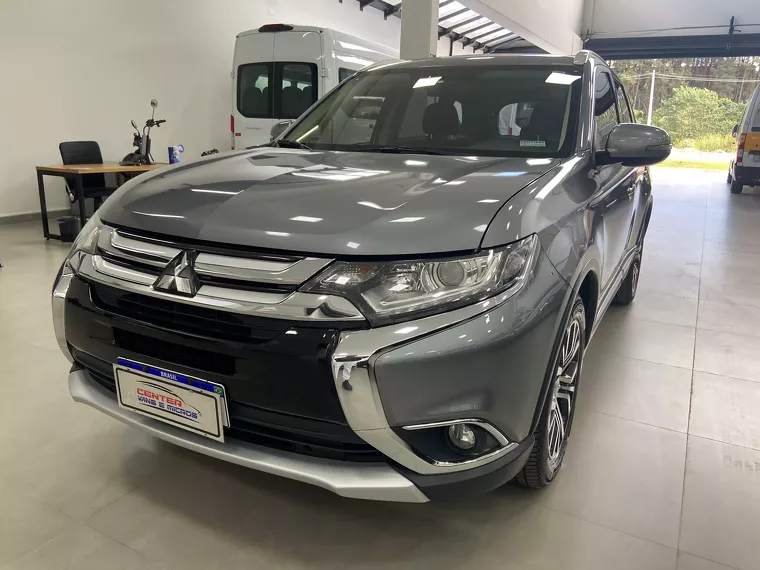 Mitsubishi Outlander Prata 1