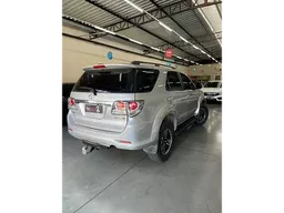 Toyota Hilux SW4