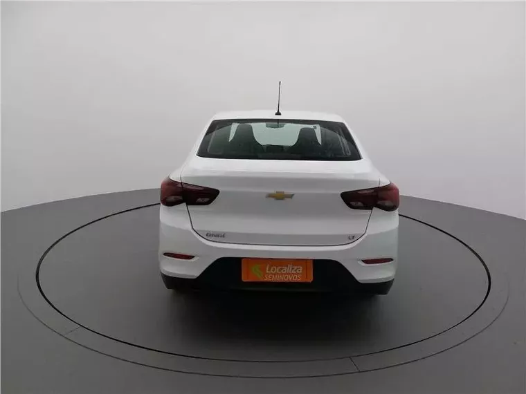 Chevrolet Onix Branco 3