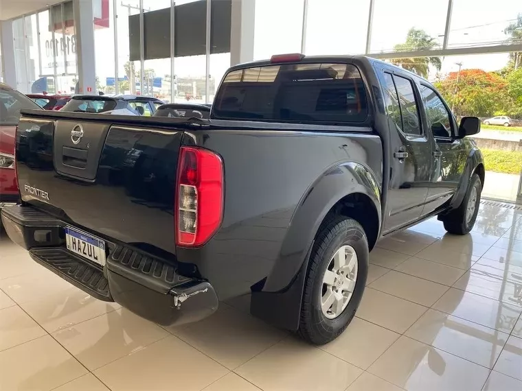 Nissan Frontier Preto 2