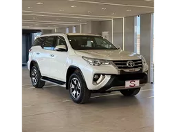 Toyota Hilux SW4