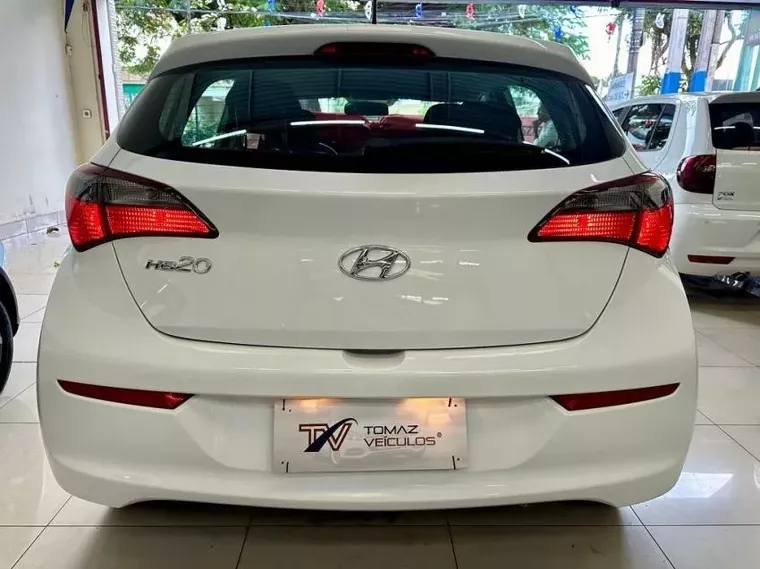 Hyundai HB20 Branco 11