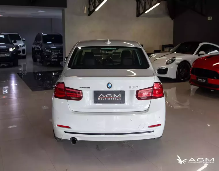 BMW 320i Branco 4