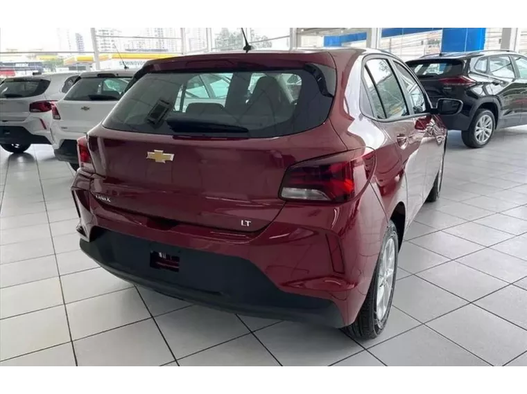 Chevrolet Onix Vermelho 11