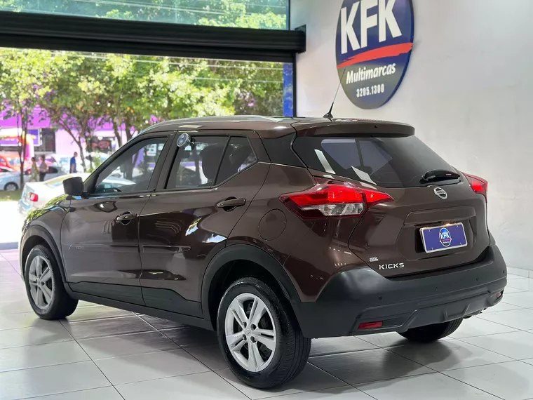 Nissan Kicks Marrom 5