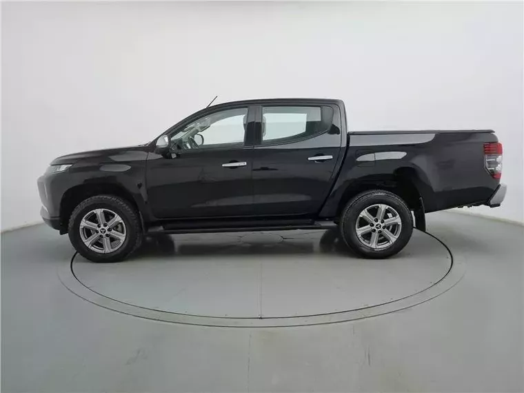 Mitsubishi L200 Triton Preto 1