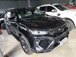 Toyota Hilux SW4