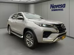 Toyota Hilux SW4