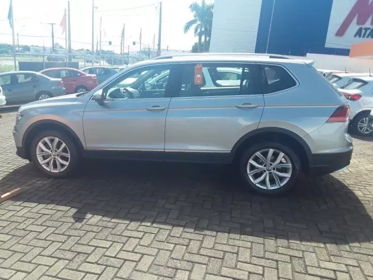 Volkswagen Tiguan Prata 4