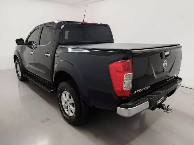 Nissan Frontier Preto 19