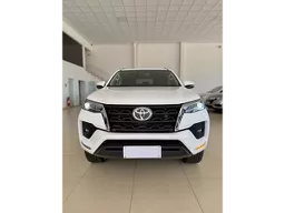 Toyota Hilux SW4
