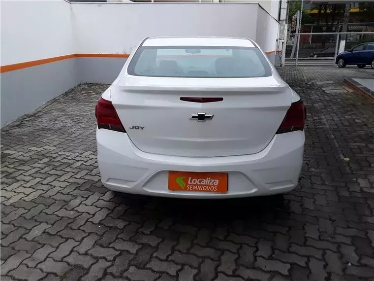 Chevrolet Onix Branco 3