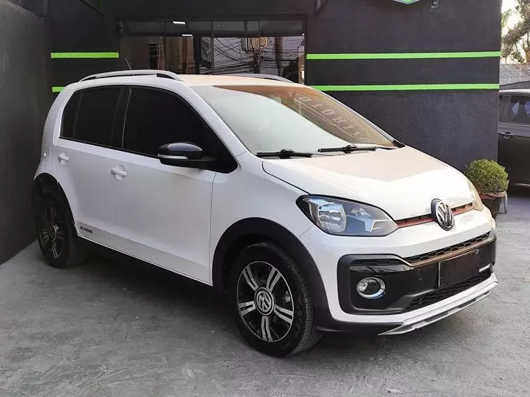 Volkswagen UP Branco 3