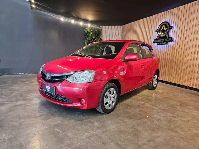 Toyota Etios Vermelho 1