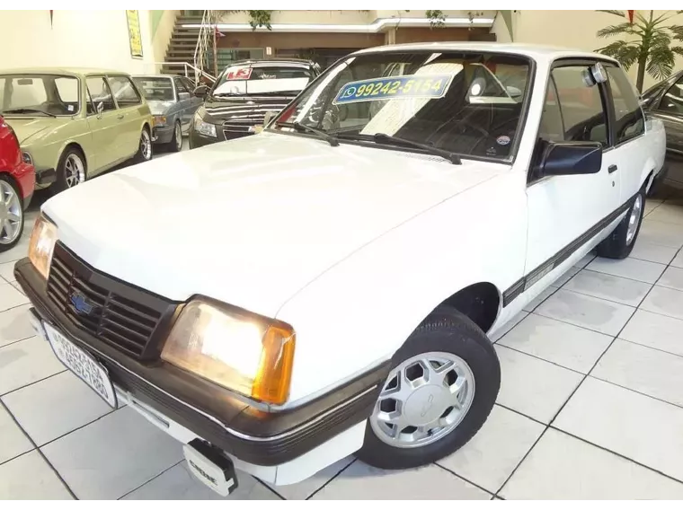 Chevrolet Monza Branco 10