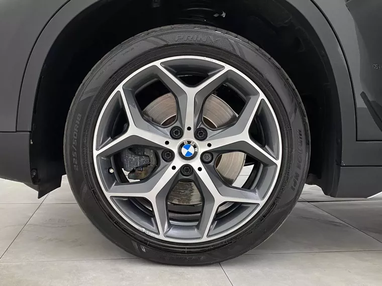 BMW X1 Preto 19