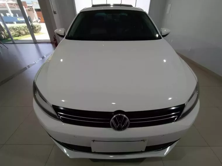 Volkswagen Jetta Branco 16