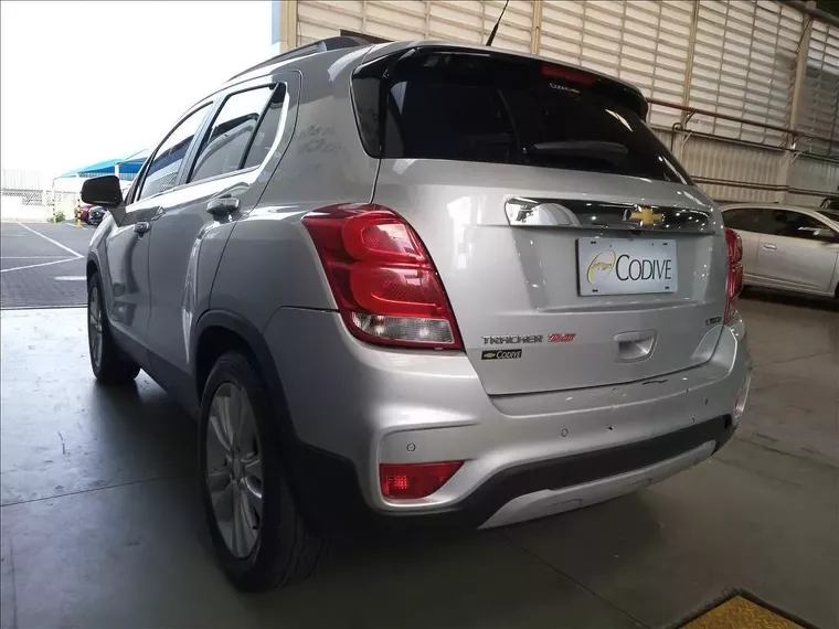 Chevrolet Tracker Prata 4