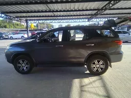 Toyota Hilux SW4