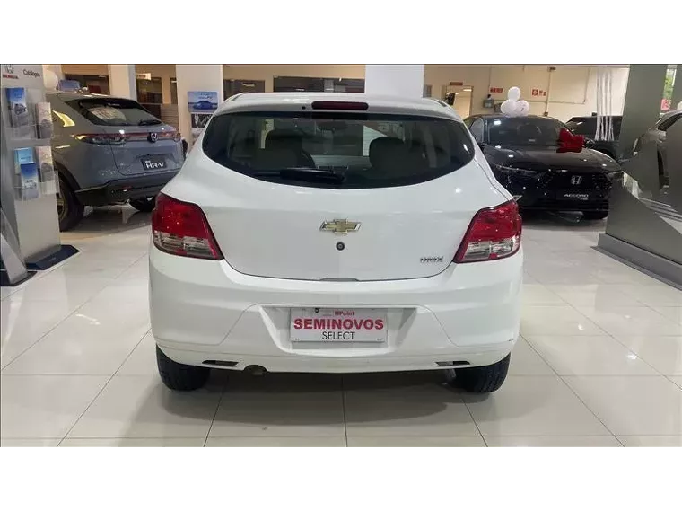 Chevrolet Onix Branco 6