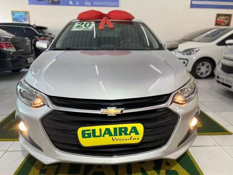 Chevrolet Onix Prata 11