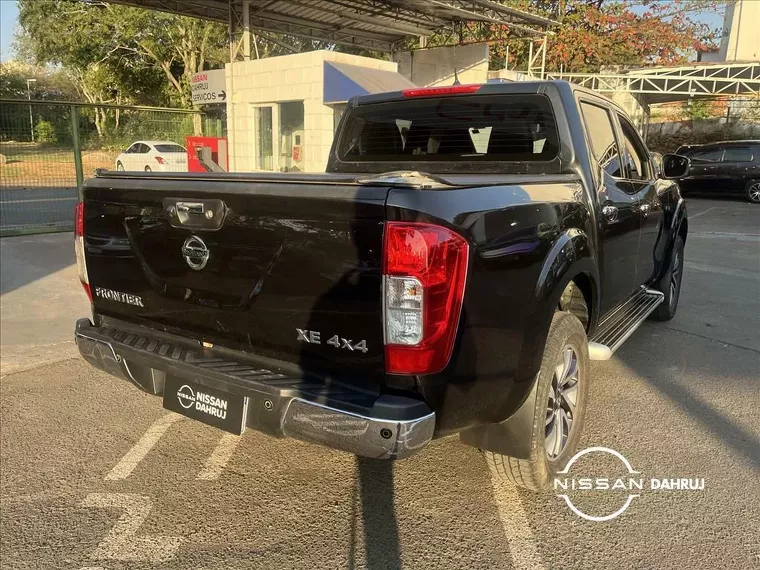 Nissan Frontier Preto 18