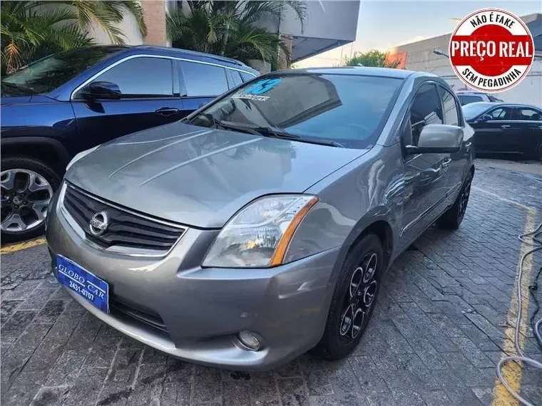 Nissan Sentra Cinza 4