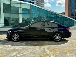 BMW 320i