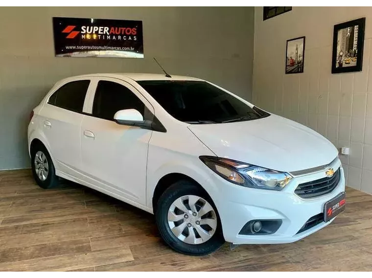 Chevrolet Onix Branco 1