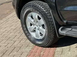 Toyota Hilux SW4