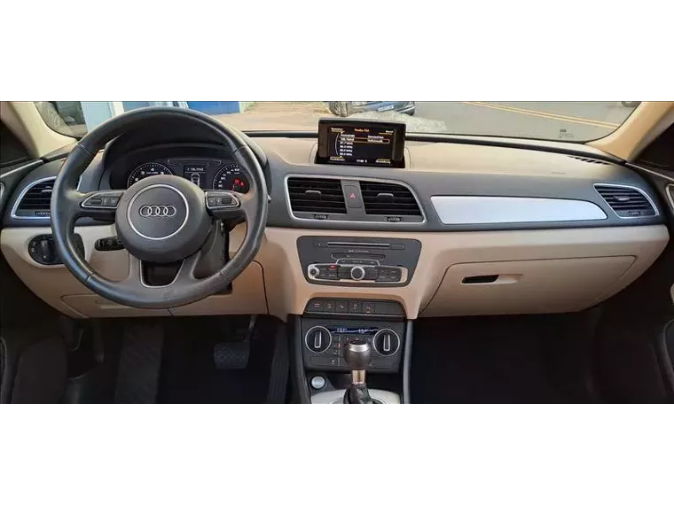 Audi Q3 Preto 4