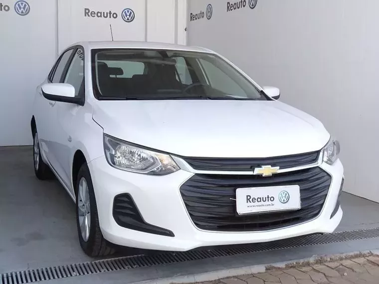 Chevrolet Onix Branco 10